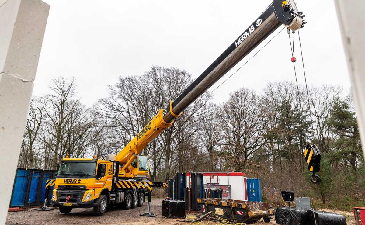 Volvo FMX Kraanverhuurbedrijf Herms