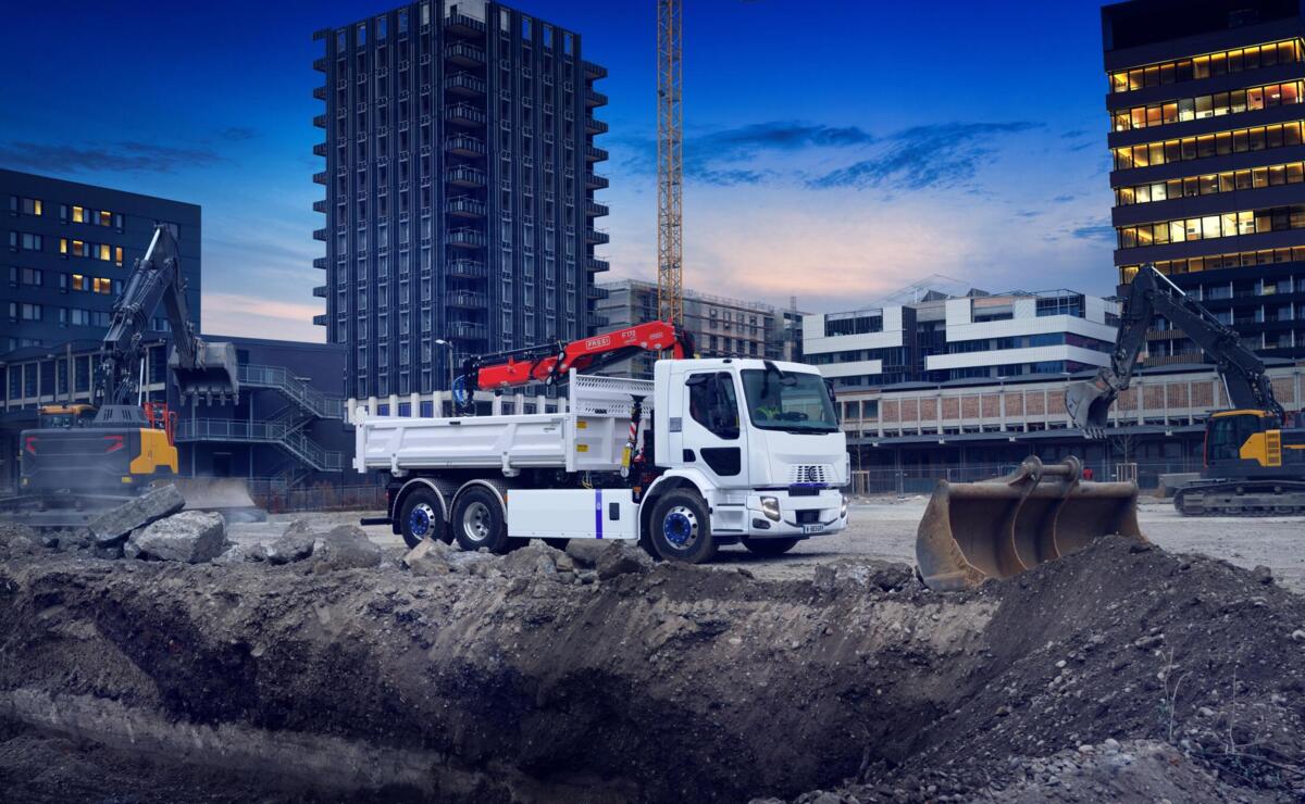 Harbers-Trucks-Renault-Trucks-d-wide-cartransporter