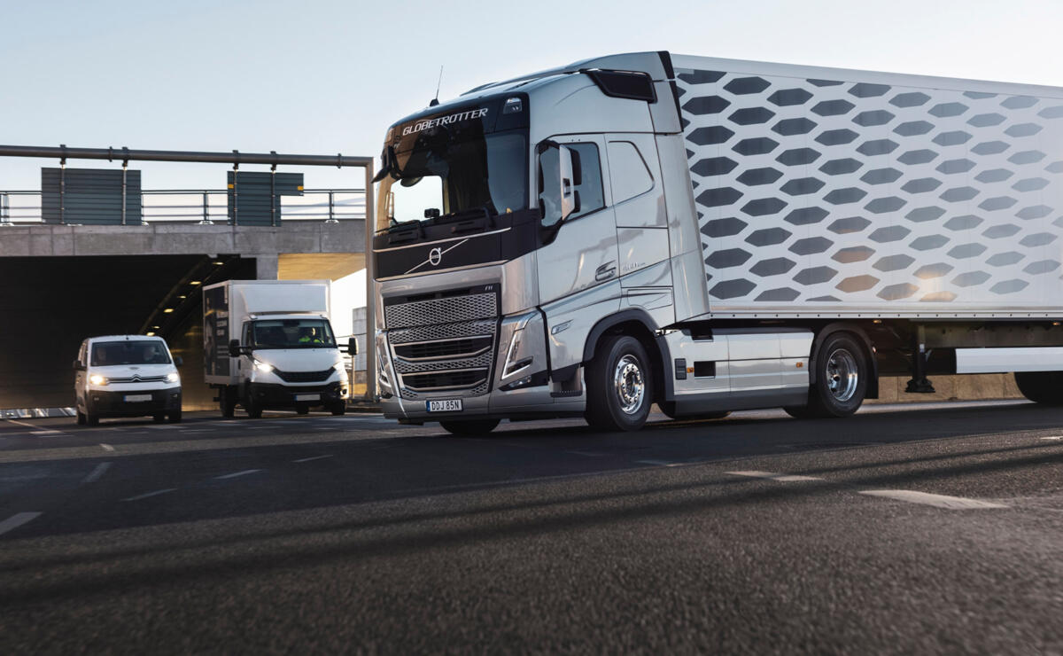 volvo-fh-met-botswaarschuwing