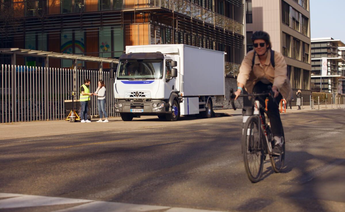 Harbers_Trucks_Renault_Trucks_E_Tech_D_in_the_city