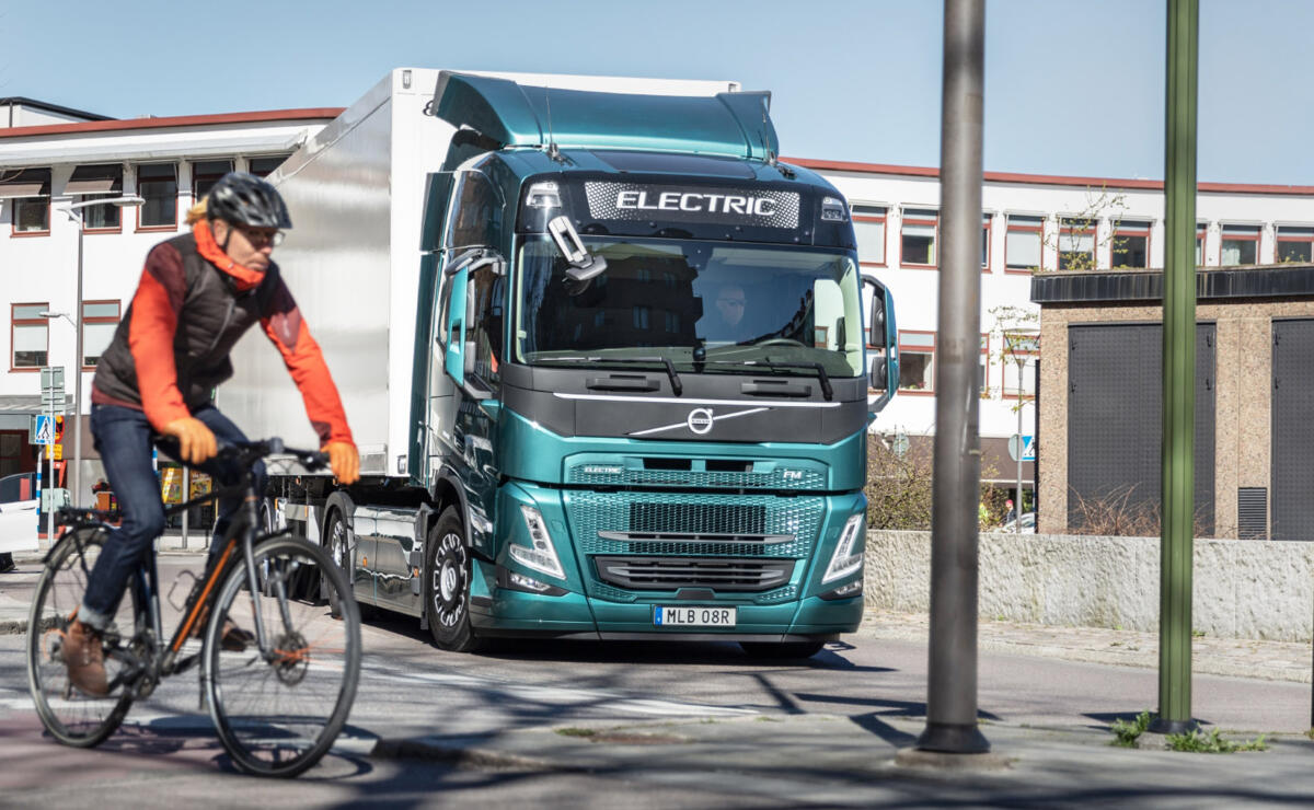 volvo-fm-met-lcs-botswaarschuwing