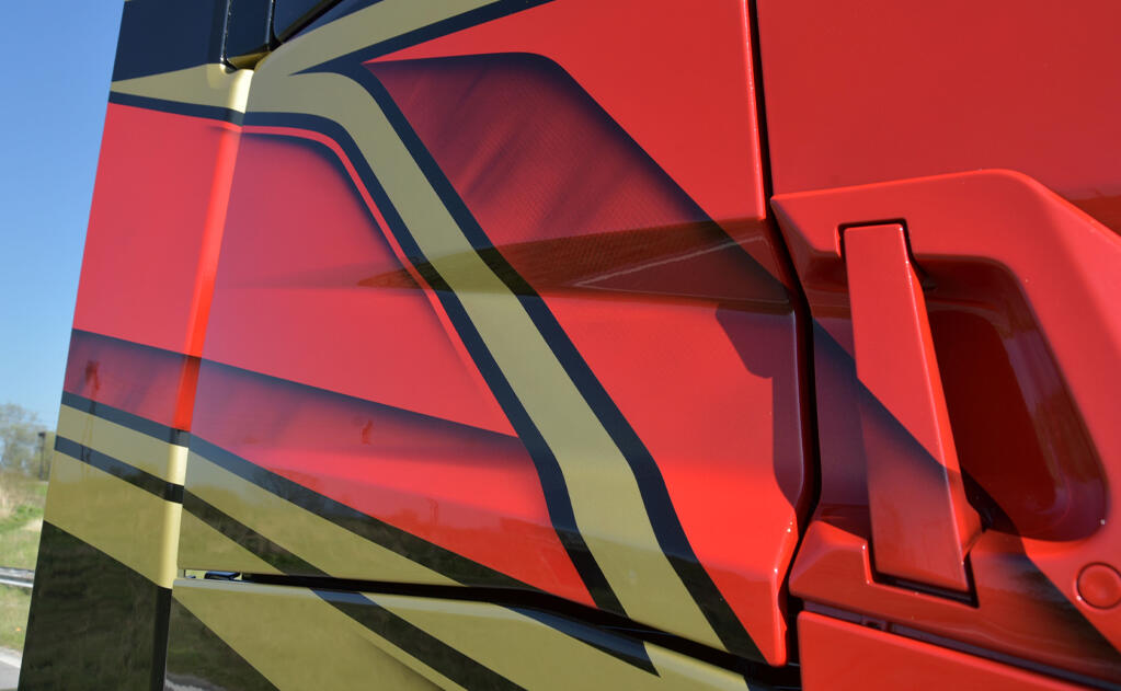 Harbers-Detail-spuitwerk-met-gouden-lak-1024