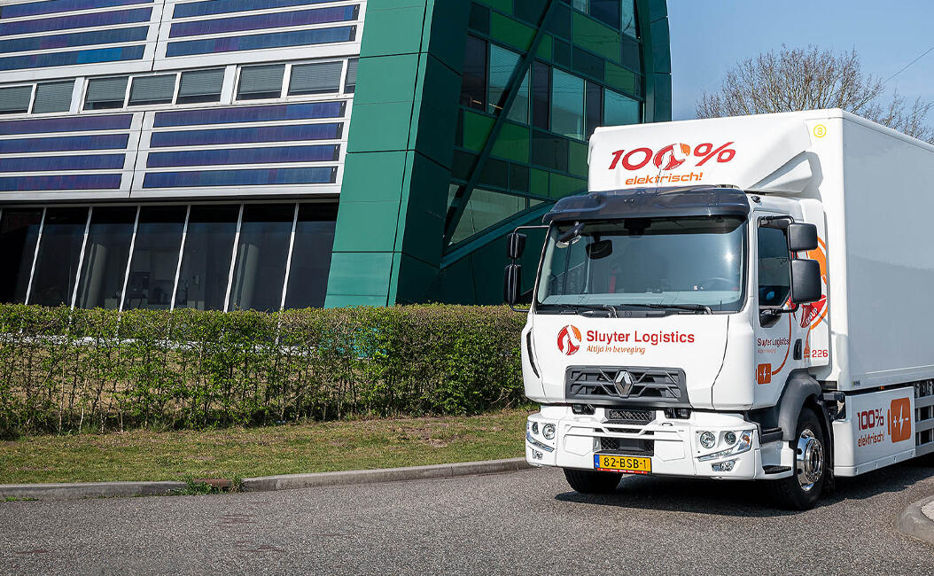 Harbers-Elektrische-Renault-Trucks-D-op-de-weg-1500