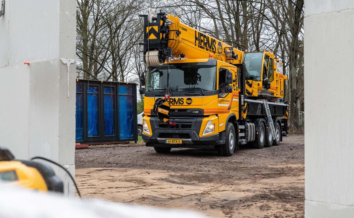 Kraanverhuurbedrijf Herms Epe Volvo FMX