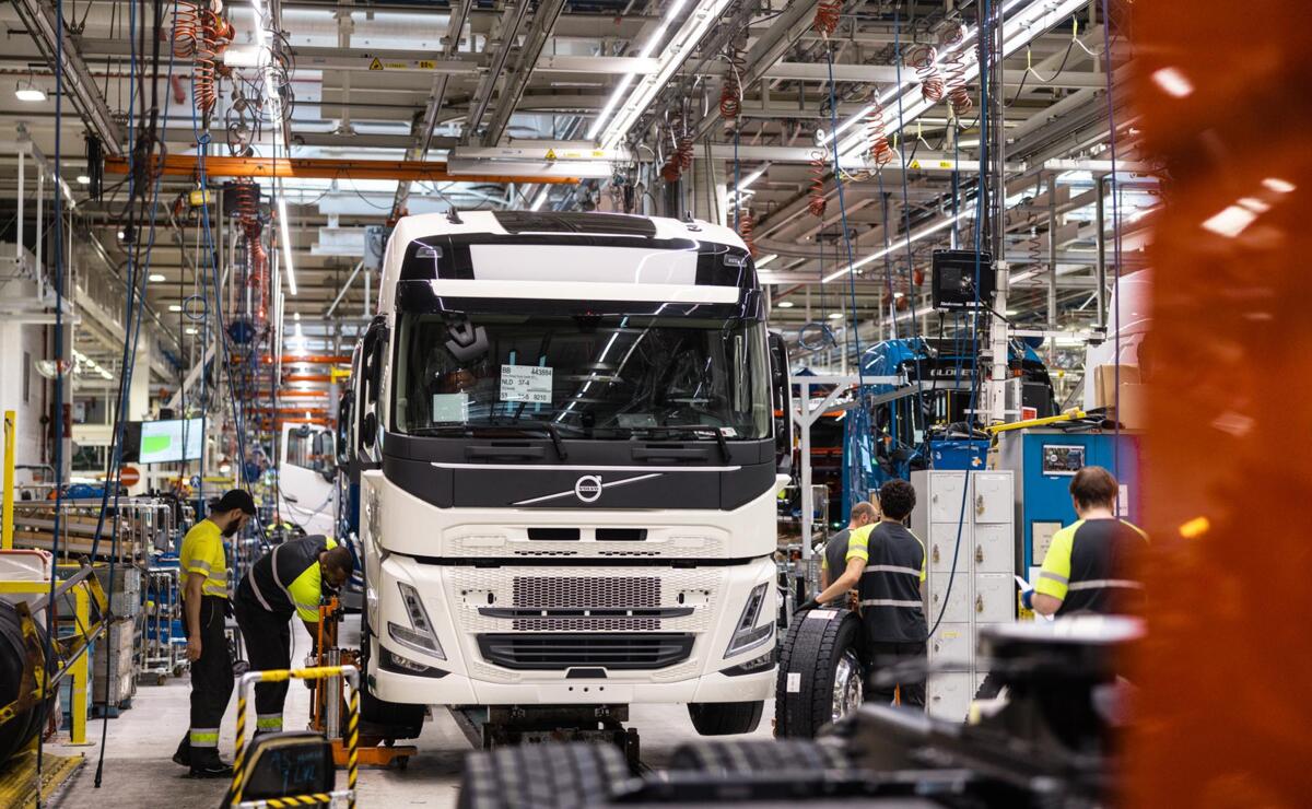 volvo-electric-truck-in-gent volvo-electric-truck-in-gent