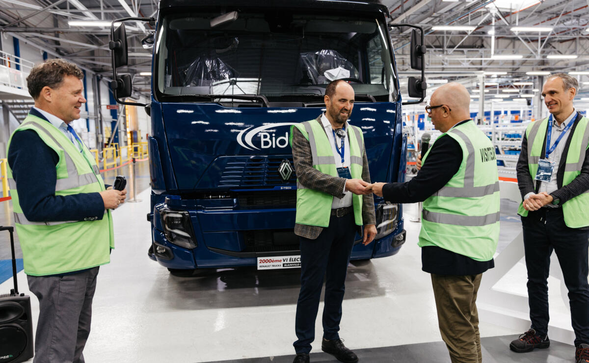 Overhandiging truck aan Bidfood Overhandiging truck aan Bidfood