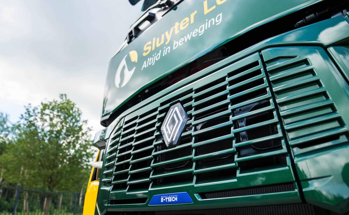 Sluyter_Renault-Trucks_E-Tech-T_voorkant_LR Sluyter_Renault-Trucks_E-Tech-T_voorkant_LR