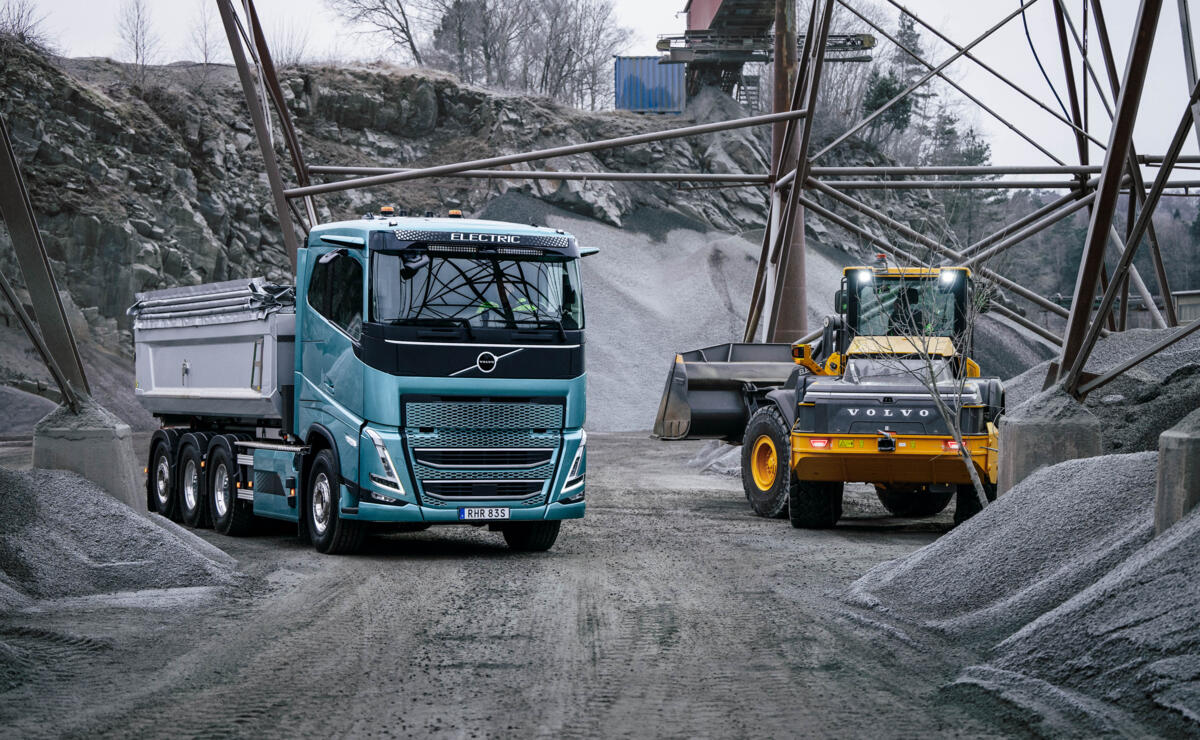 Volvo Trucks in construction 2 Volvo Trucks in construction 2