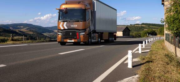 Renault Trucks Model 2025 - Smart Racer on the road Renault Trucks Model 2025 - Smart Racer on the road