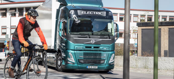 volvo-fm-met-lcs-botswaarschuwing
