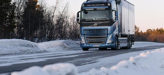 Volvo Trucks hydrogen powered electric trucks-header