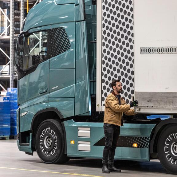 Harbers Trucks - Volvo FH Electric - 09