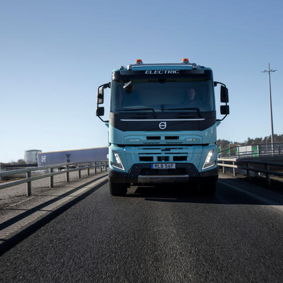 Harbers-Trucks-Volvo-FMX-Electric-009