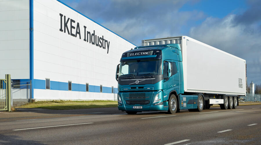 Met Volvo Trucks, IKEA en Raben Groep bundelen krachten om uitstootvrij transport te versnellen Met Volvo Trucks, IKEA en Raben Groep bundelen krachten om uitstootvrij transport te versnellen