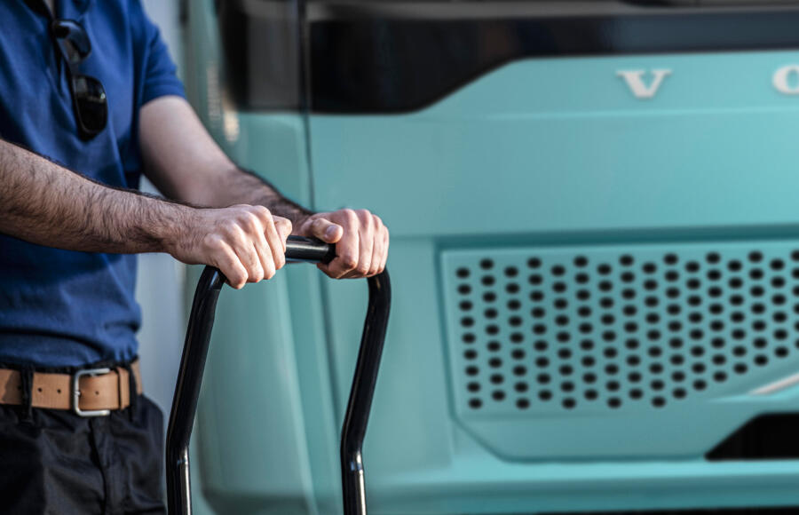 Volvo-Electric-detail Volvo-Electric-detail