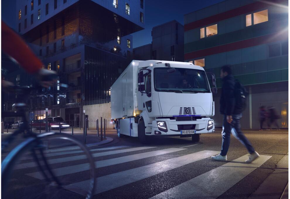 Renault-D-E-Tech-night-city Renault-D-E-Tech-night-city