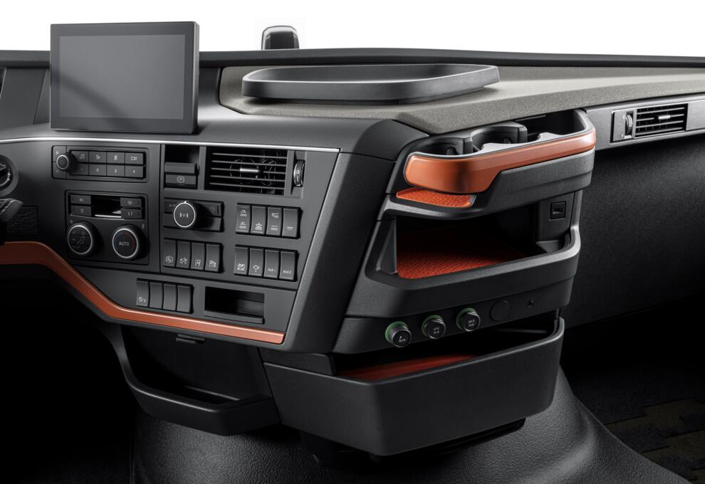 Volvo FH16 - interieur - studio - dashboard